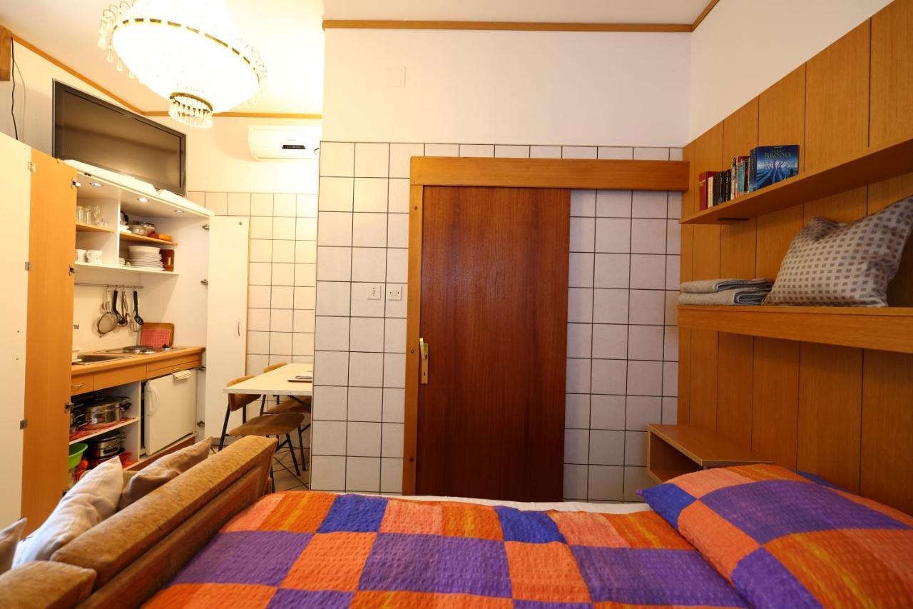 Apartments Pika Krk Town Eksteriør bilde
